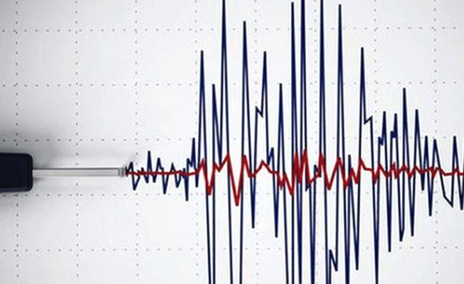 Endonezya'da korkutan deprem! Bölgede tsunami uyarısı verildi!