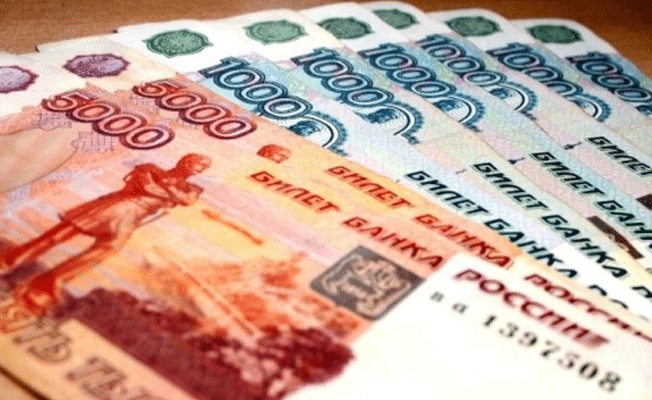 Rusya'da 'diplomat krizinin' ardından ruble ve borsa düşüşte
