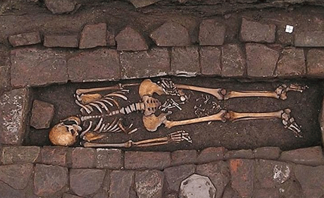 İskeleti inceleyen uzmanlar kan donduran gerçeği ortaya çıkardı