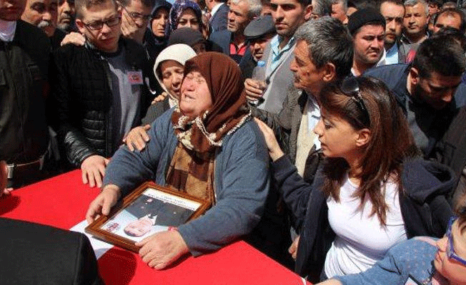 Afrin şehidinin cenazesine binler akın etti