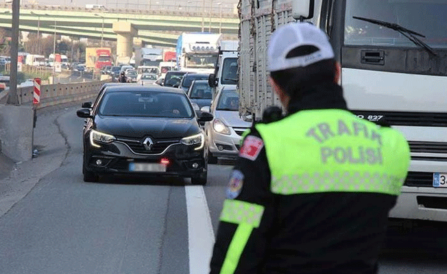 ‘Çakarlı araç’ tartışmasında flaş gelişme! Polis memuru ifade verecek
