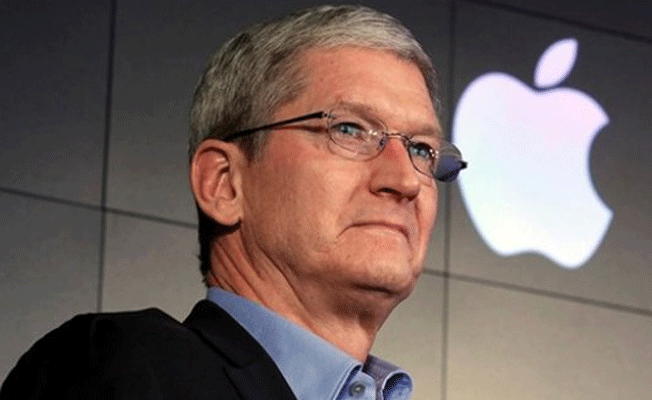 Facebook'a bir tekme de Apple'dan