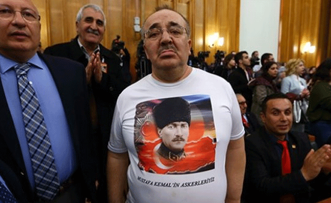 AKP'den Meclis'teki Atatürk tişörtü skandalına ilişkin flaş açıklama