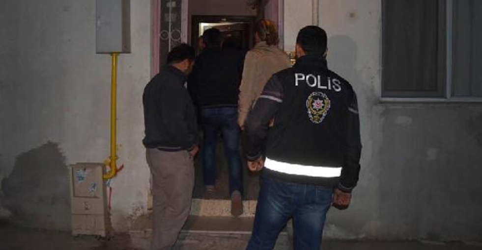 İzmir merkezli 11 ilde 'abla' operasyonu