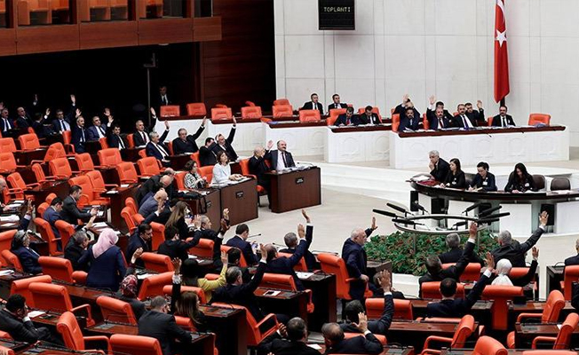 Meclis’te üçlü ittifak
