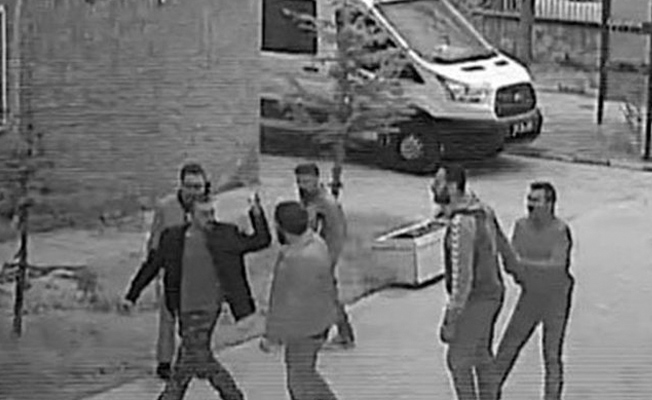 Memur meslektaşına bıçak çekti