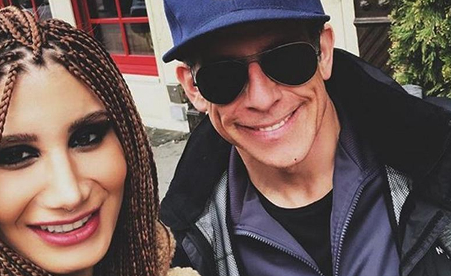 İrem Derici ünlü komedyenle selfie çekti