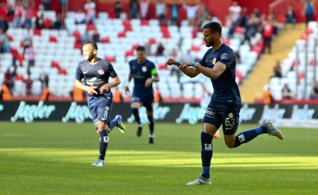 Antalyaspor Bursaspor'u yıktı geçti: 2-0