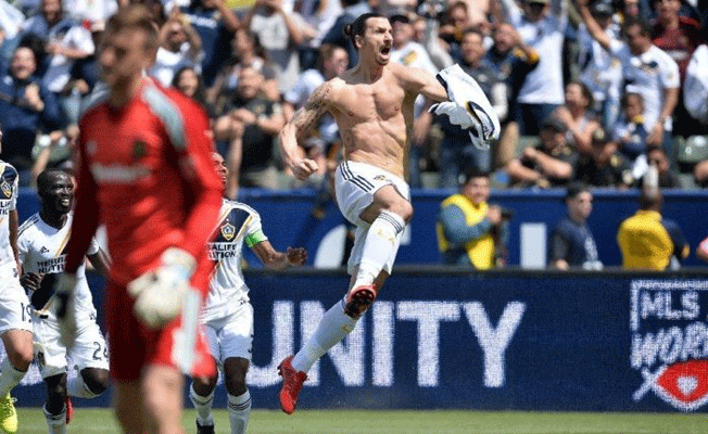 Zlatan Ibrahimovic ilk maçında şov yaptı
