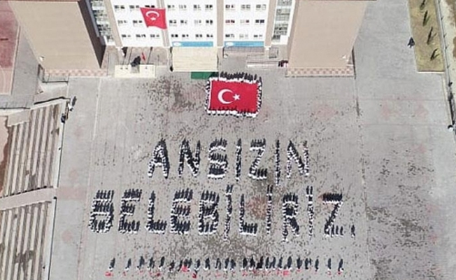 'Ansızın Gelebiliriz' koreografisi yaptılar!