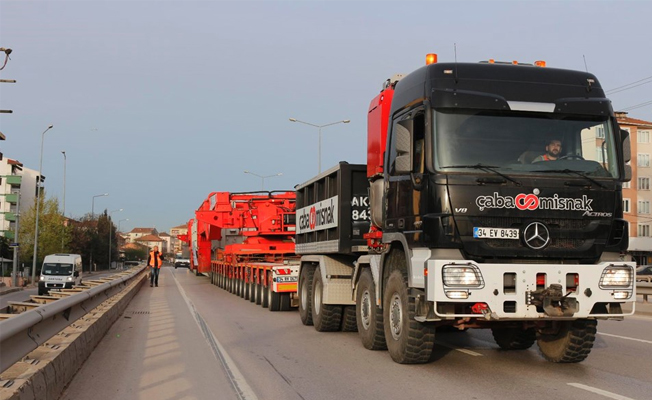 Dev transformatör... 395 ton ağırlık 70 metre uzunluğundaki araçla taşındı...