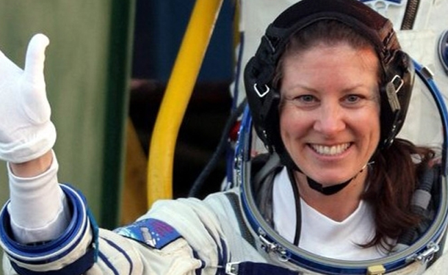 Uzayda 188 gün kalan astronot Tracy Dyson: Bu gezegen o karanlıktan nasıl çıkmış?