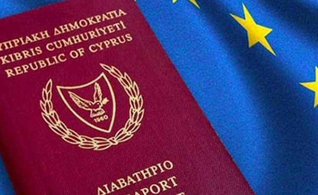 Kıbrıs'ta yüz binlerce Türk Rum vatandaşlığına geçti