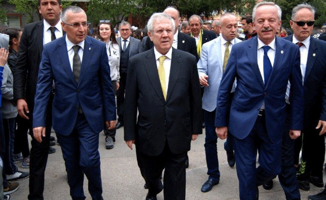 Aziz Yıldırım Alex'i hedef aldı: Büyük olsaydı...