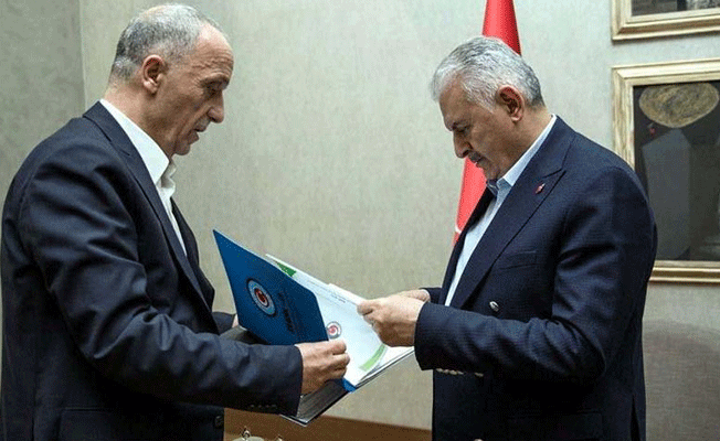 Şeker fabrikaları için 1 milyon 690 bin imza Yıldıram’a teslim edildi