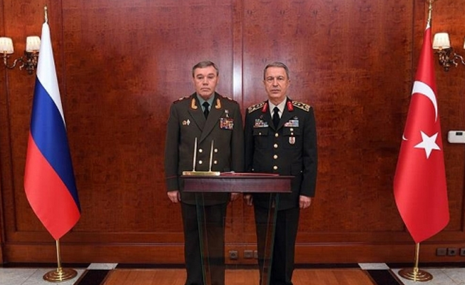 Akar ile Rus mevkidaşı Gerasimov'un gündeminde Suriye vardı...