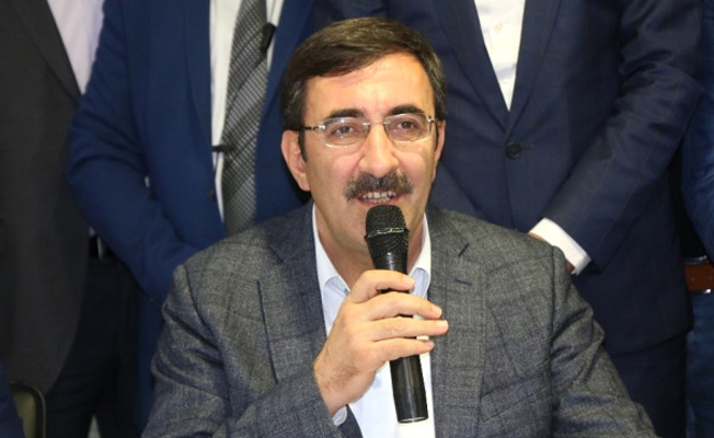 AKP'li Yılmaz'dan güldüren tespit: Artık çok sesli bir medyamız var
