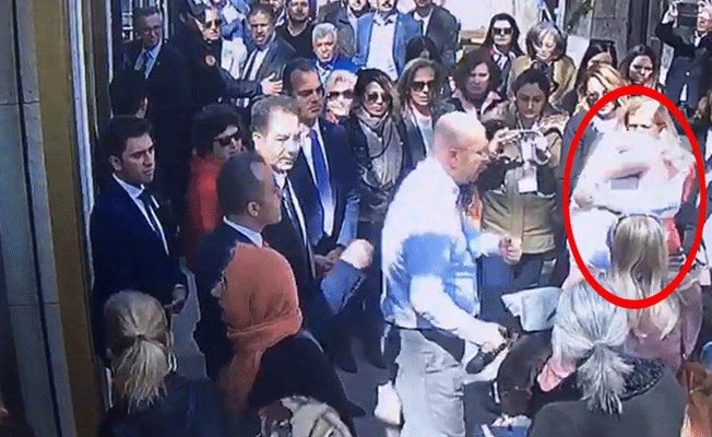 TBMM’de Atatürk tişörtü skandalı: Bu kez CHP’li kadın ziyaretçi soyundu