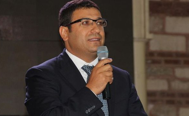 Eski AKP'li vekil 'FETÖ' davasından beraat etti
