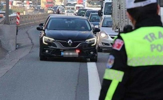 'Çakarlı araç' tartışması son buldu... 'Çakarları sökün'