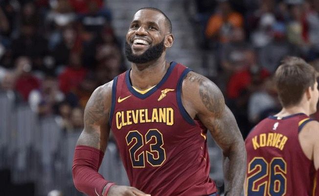 LeBron James: NBA'de kadın antrenörler olmalı