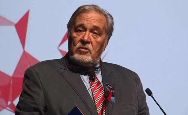 İlber Ortaylı: Hem cahil hem zihinleri geri