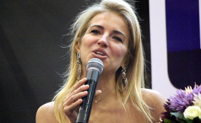 Burcu Esmersoy: Bana bakılmasından hoşlanmıyorum