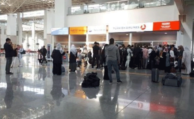 Bursa seferini yapacak uçak arızalandı, yolcular indirildi