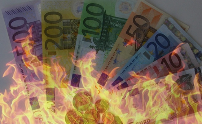 Euro büyük vuruşunu yaptı!