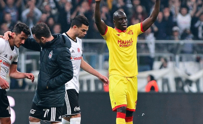 Demba Ba’dan Erman Toroğlu’nun eleştirilerine olay cevap!
