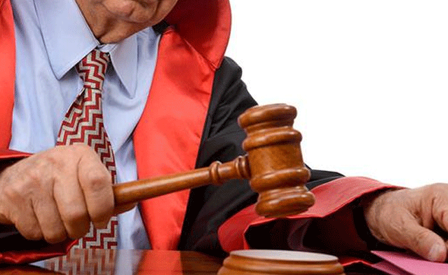 2 aylık eşini öldüren genç kadın hakim karşısına çıktı
