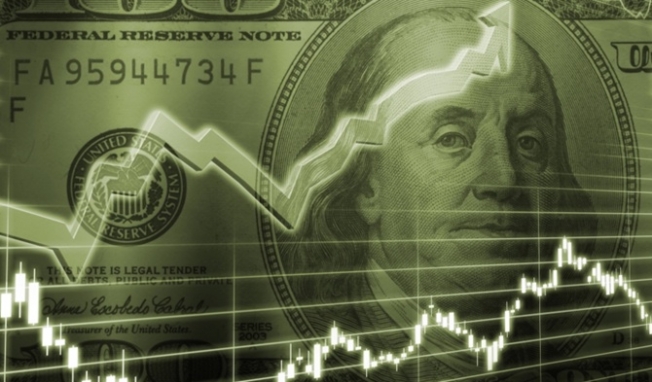 Euro ve dolar rekor üstüne rekor kırdı, Türk Lirası eridi