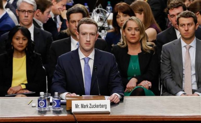 Facebook'un CEO’su, ‘Üzgünüm’ dedi.