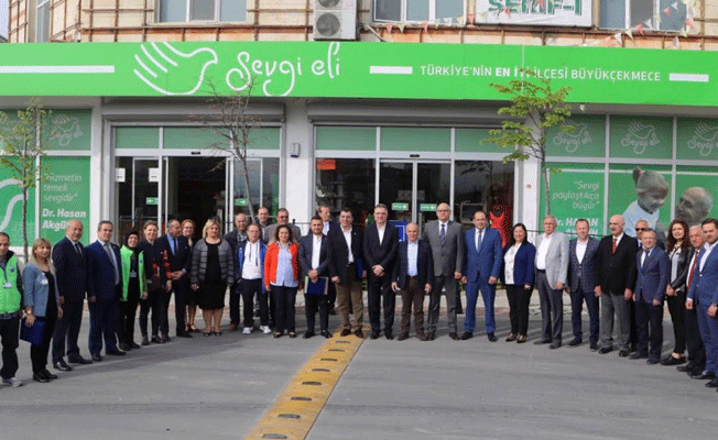 Başkan Akgün, 'Sevgi Eli'ni uzatanlarla bir araya geldi