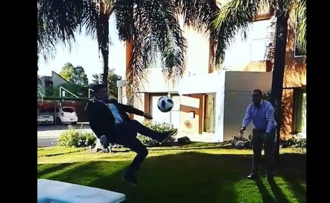 Ronaldo’nun rövaşatasını denedi bileğini kırdı!
