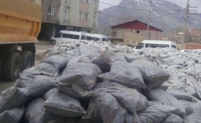 Fakire kömür diye bunu dağıttılar!