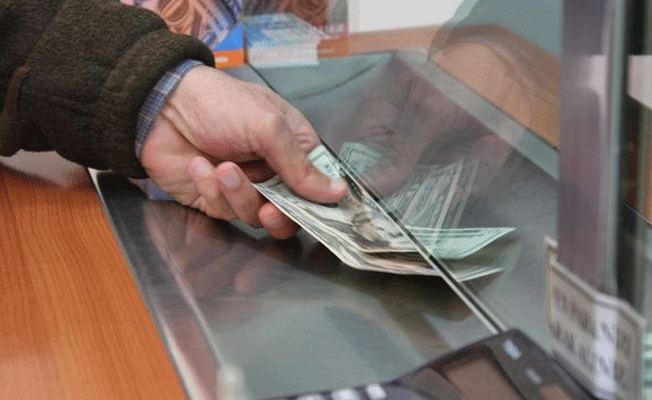 Döviz kurlarında geri çekilmeler yaşanıyor: Dolar ve euro düşüşe geçti
