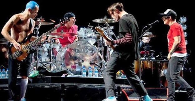 Red Hot Chili Peppers yeni albümüyle dönüyor