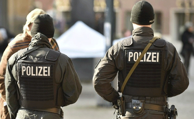 Alman polisinden Türk gencine şiddet