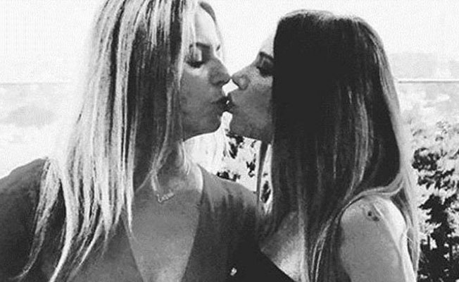 Kısmetse Olur Melis, annesiyle dudak dudağa