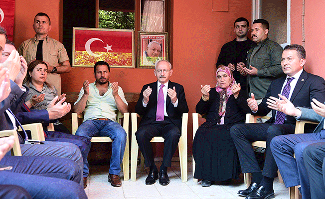 Kılıçdaroğlu'ndan Hatay'da şehit ailelerine ziyaret
