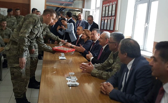 Kılıçdaroğlu sınırda, İzmir'den o başkan yanında