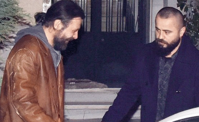 Nejat İşler kendi haline güldü