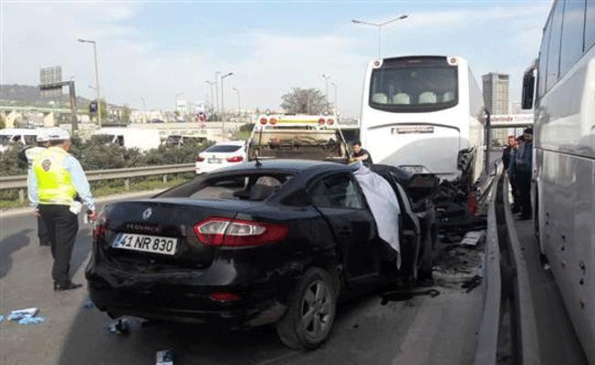Kartal mevkiinde feci kaza... 4 ölü