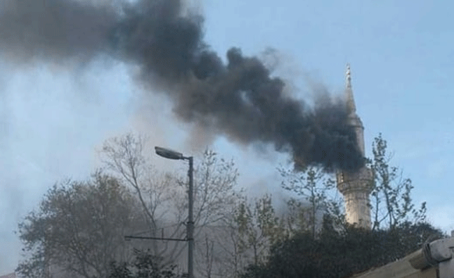 Teşvikiye Camii’nde korkutan yangın!