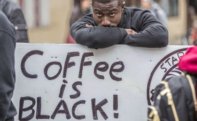Starbucks'ın ırkçı tutumu protesto ediliyor