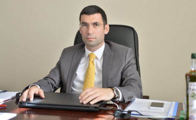 Duruşmada kendini yakmaya çalıştı