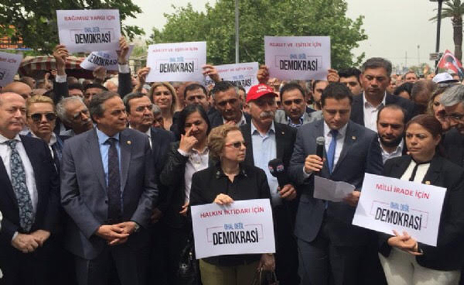 CHP İzmir 'meydana' indi