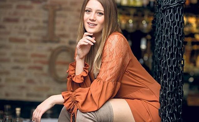 Ünlü oyuncu Gizem Karaca göbek attı! Sebebi ise...