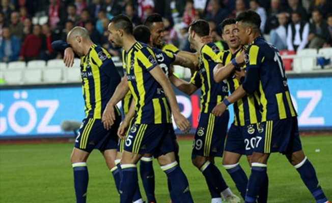 Ünlü isim sözleşmesindeki serbest kalma maddesiyle Fenerbahçe'den ayrılabilir